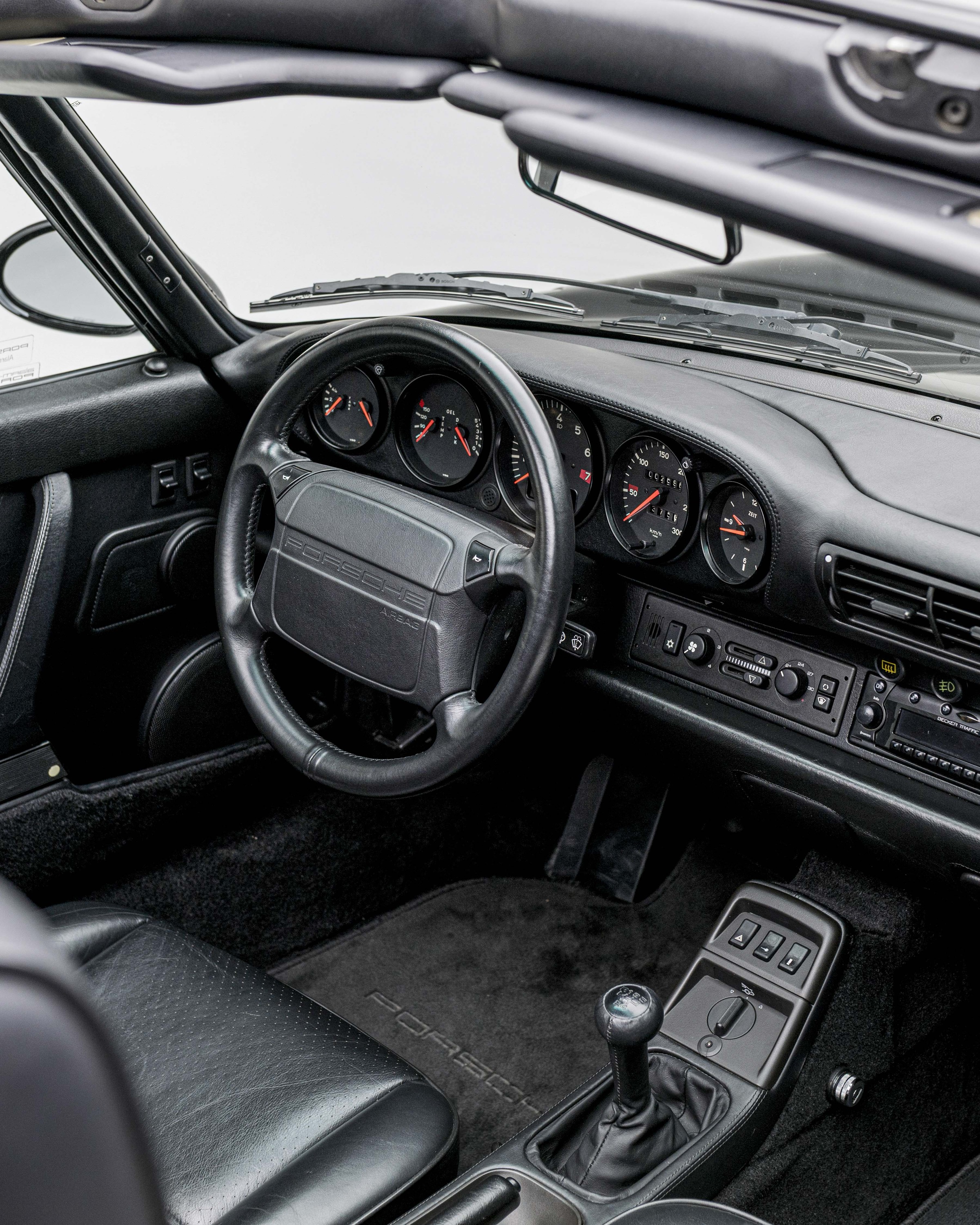 Black 964 targa — interior