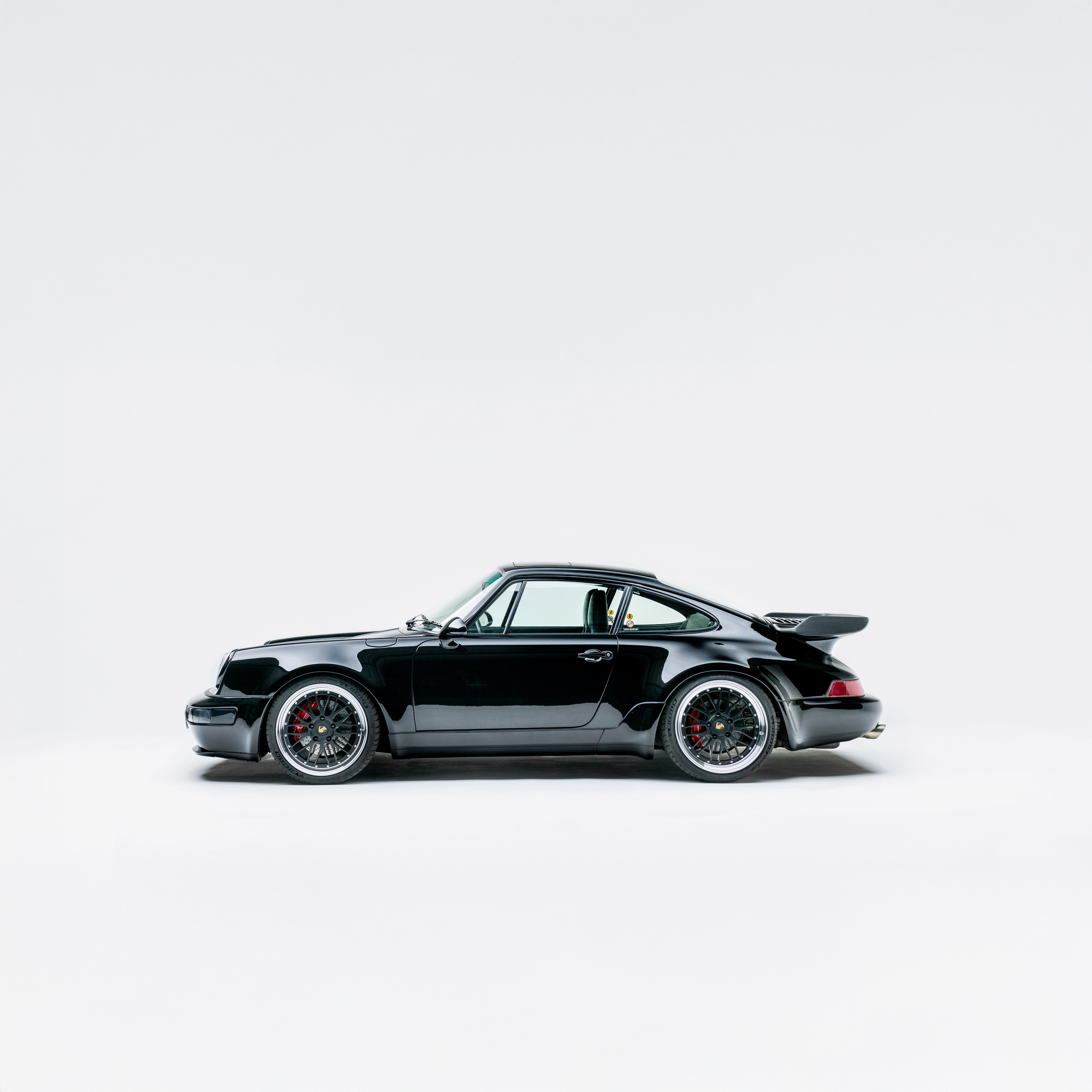 Porsche 964 turbo 3.3 Triple Black — side profile