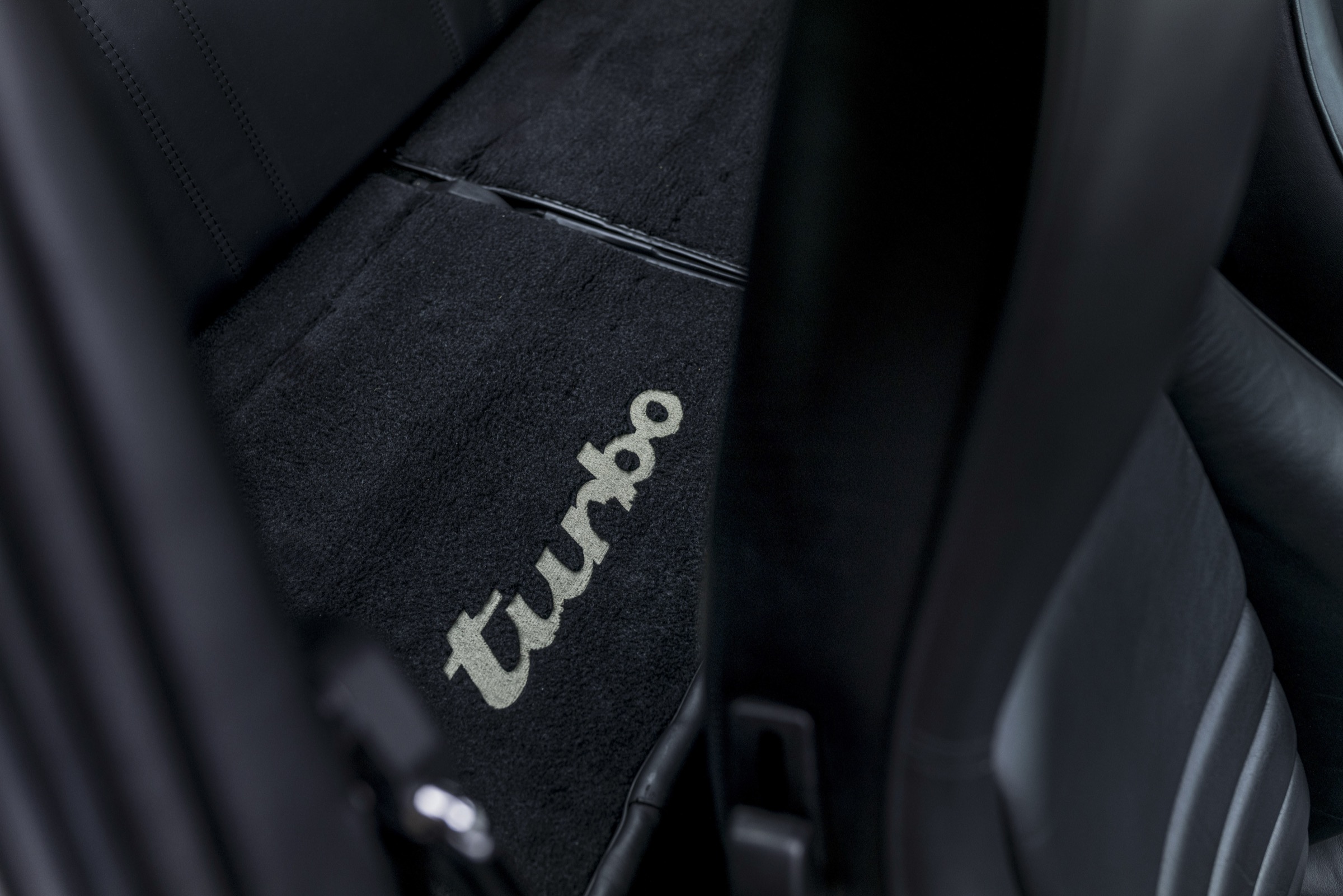 Triple Black 964 turbo