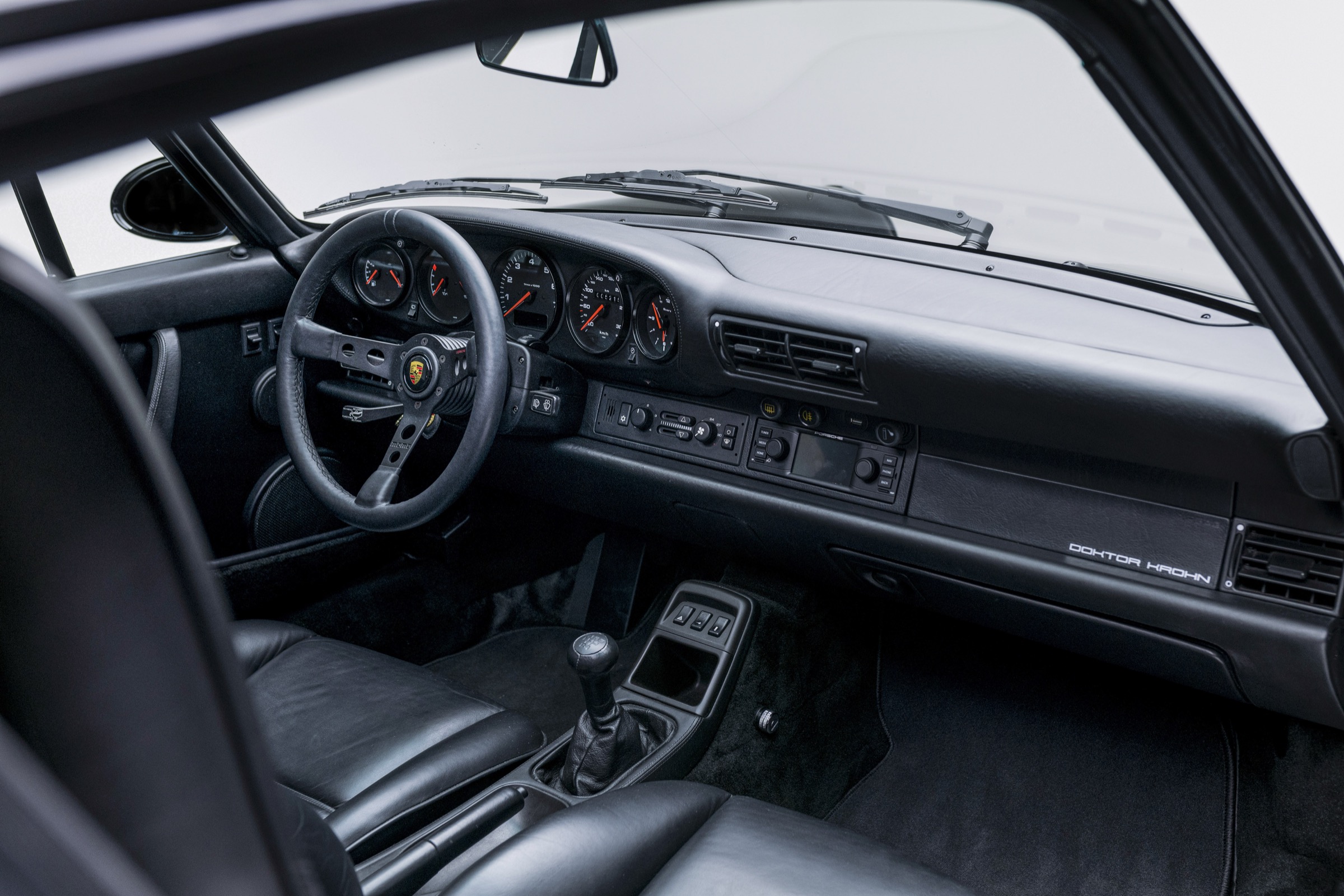 Triple Black 964 turbo — interior