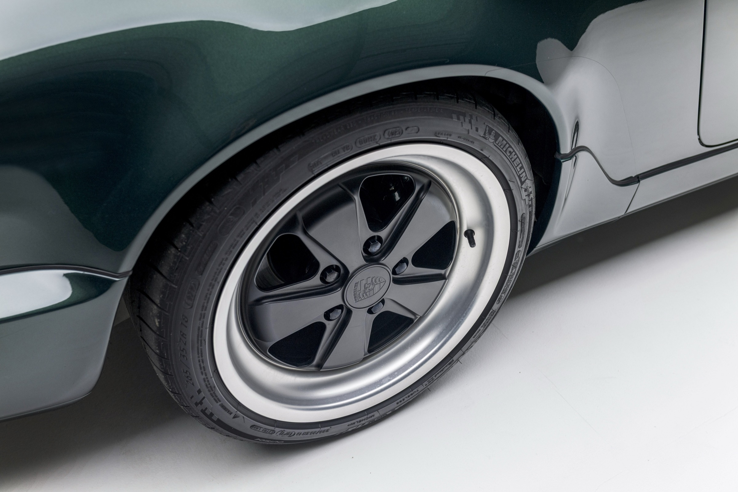 Racing Green 964 C2 — interior