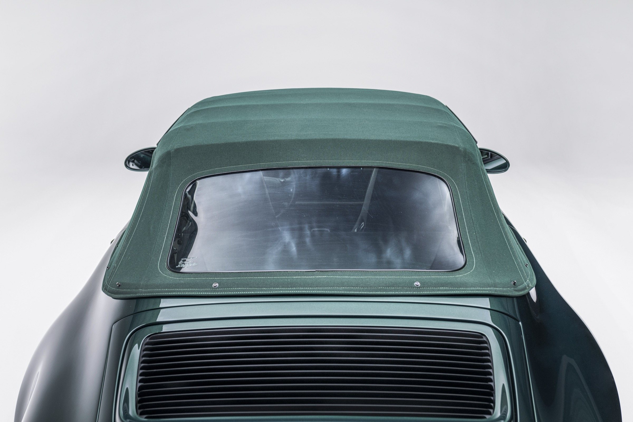 Dark Green 964 C4 Cabriolet — interior