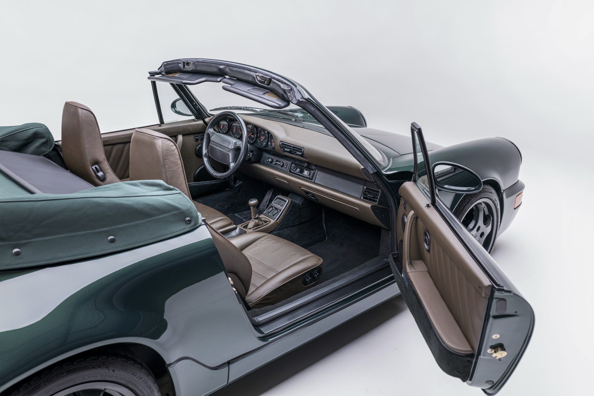 Dark Green 964 C4 Cabriolet — detail