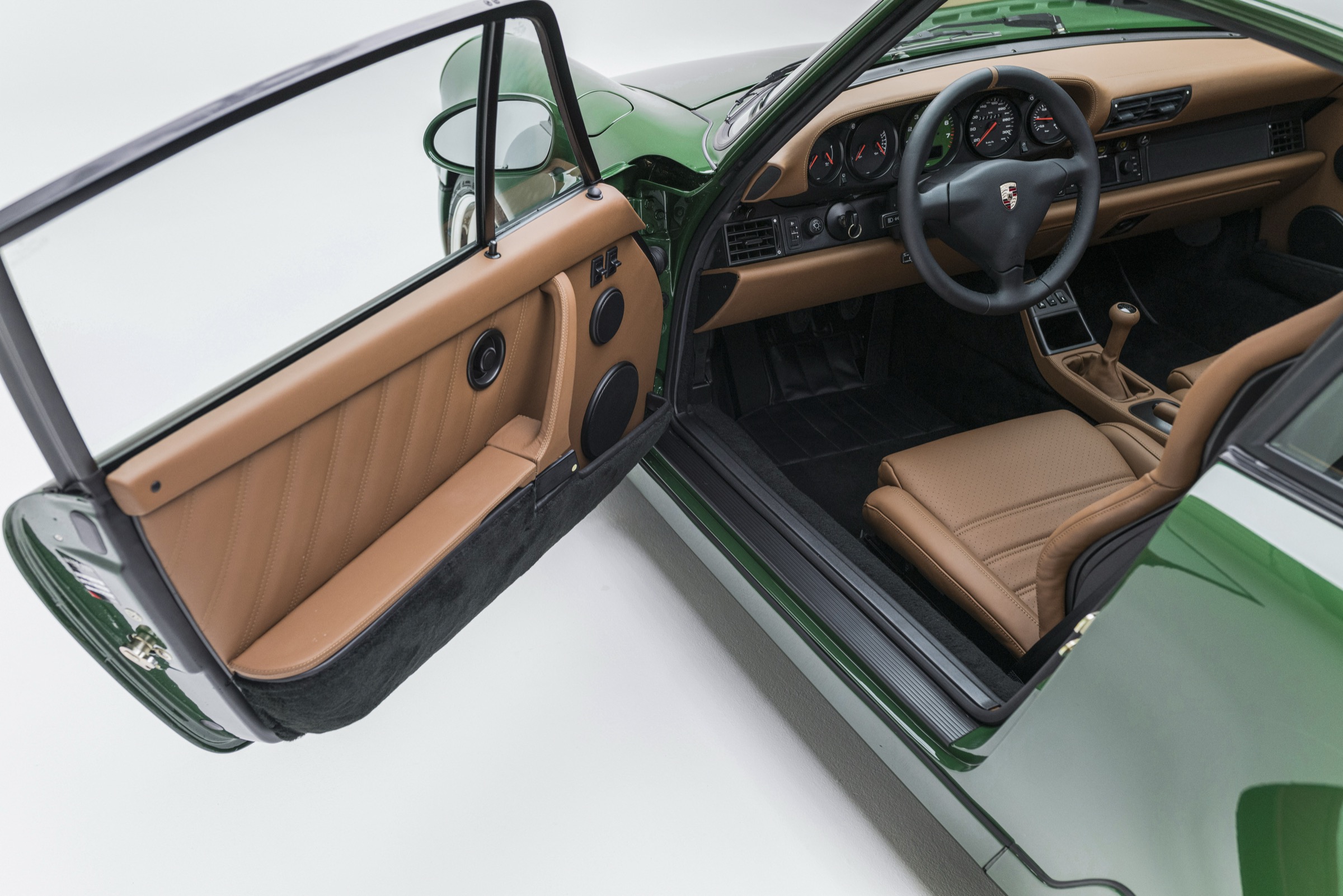 Irish Green 964 turbo — interior
