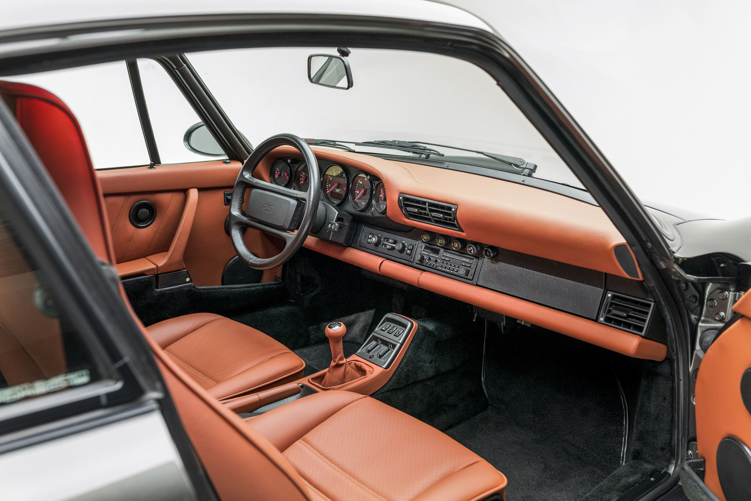 964 Carrera 4 Terracotta — interior